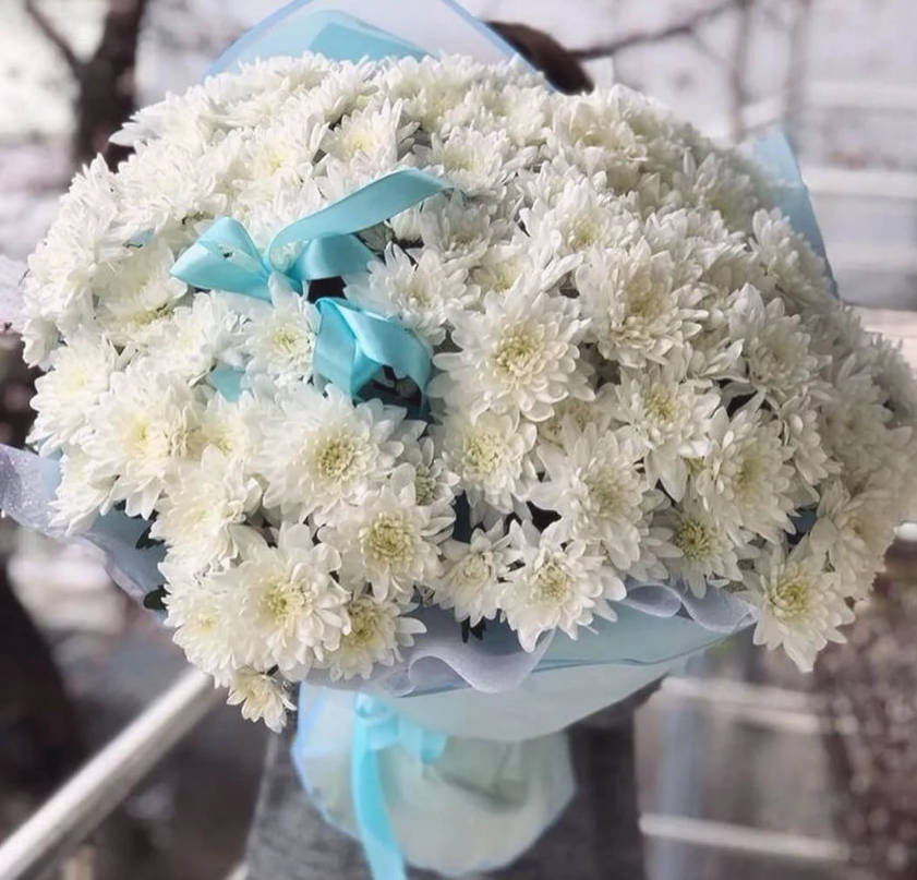 Сколько стоят хризантемы в воде?