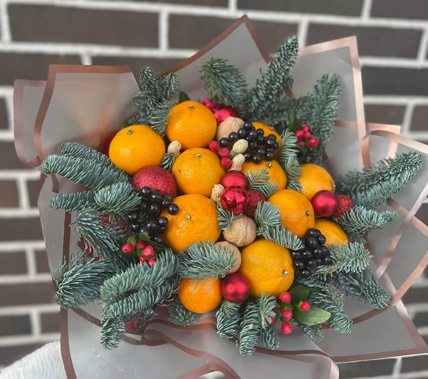 Новогодний букет вместо елки: топ-7 наших лучших композиций
