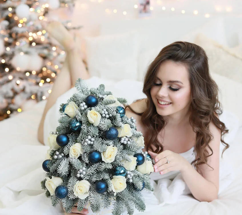 Новогодний букет вместо елки: топ-7 наших лучших композиций