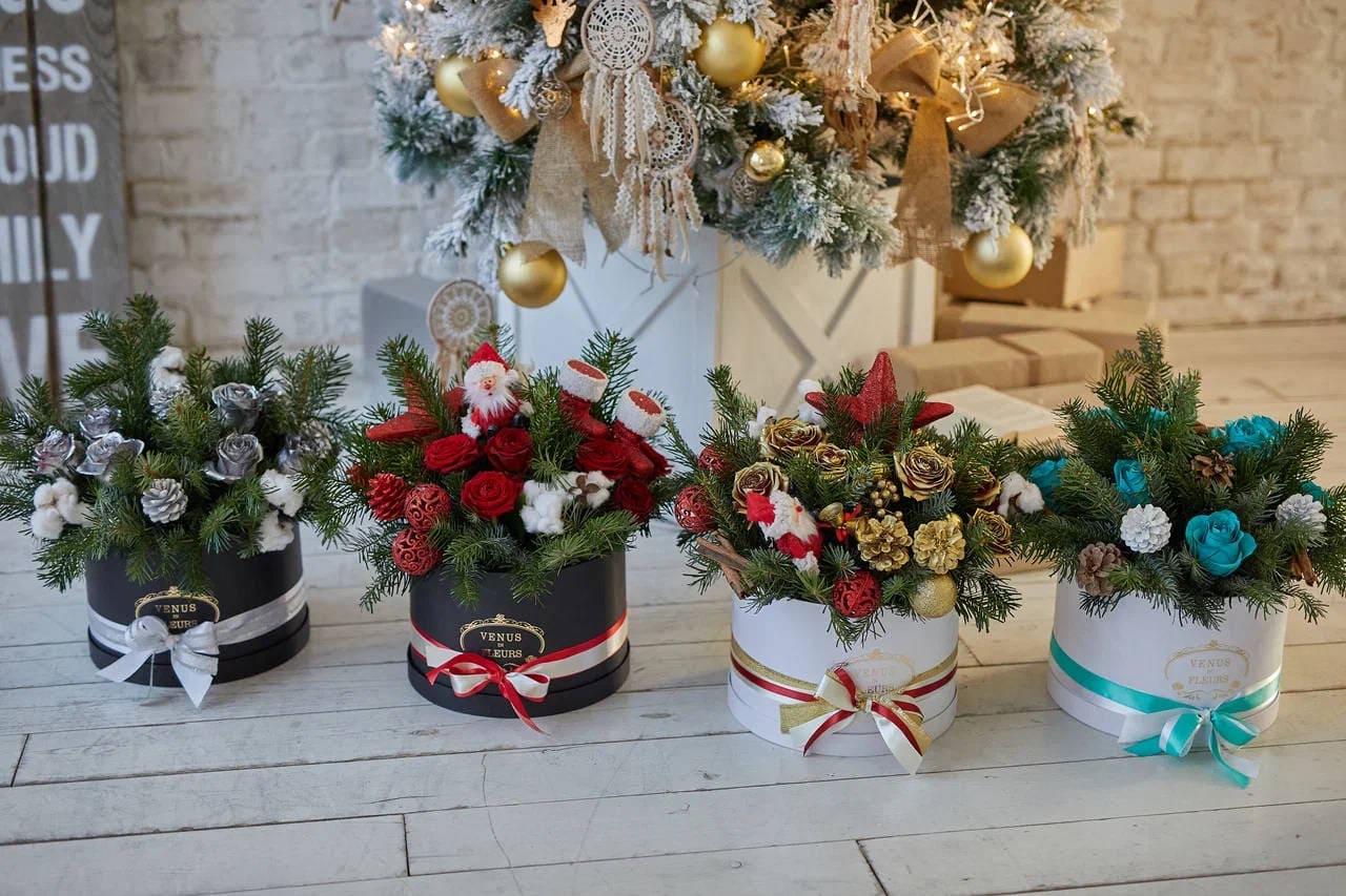 Новогодний букет вместо елки: топ-7 наших лучших композиций