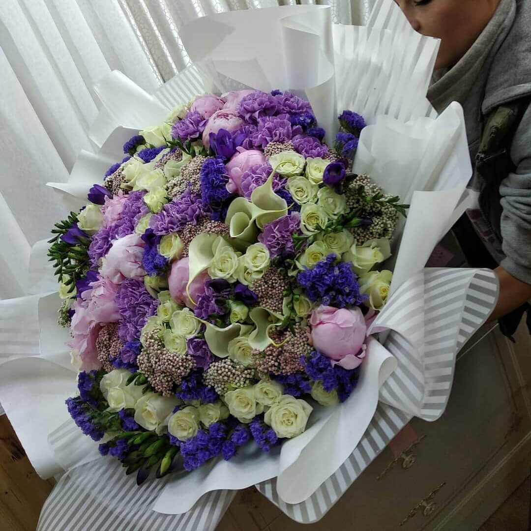 Цветочный микс в букете - 71 шт.