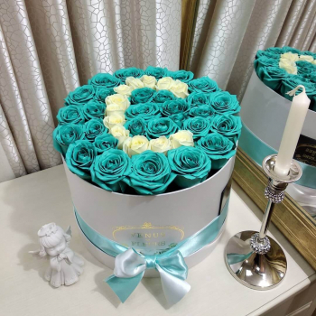 Бирюзовые розы с буквой от 41 шт.