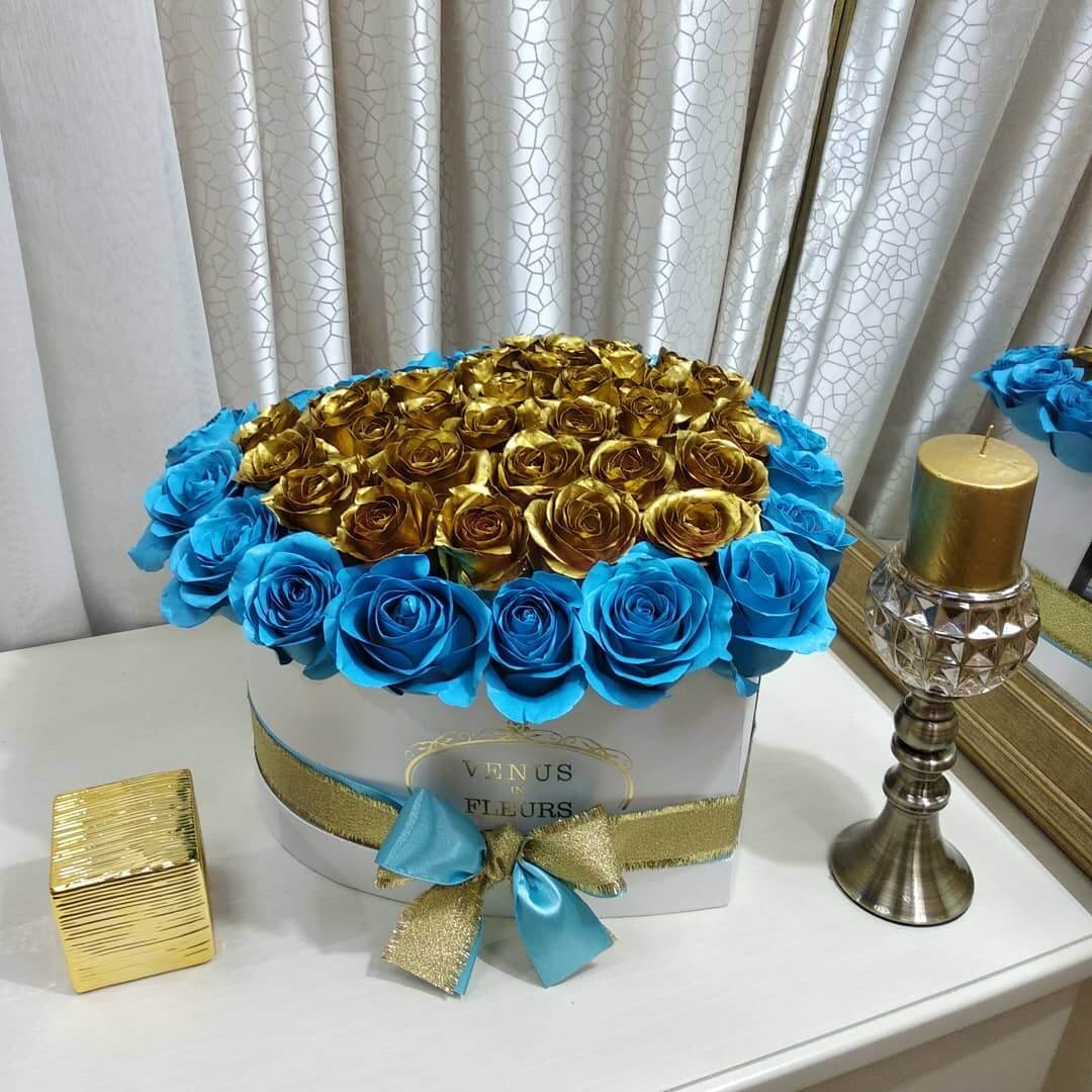 Золотые розы с окантовкой (сердце) от 41 шт.