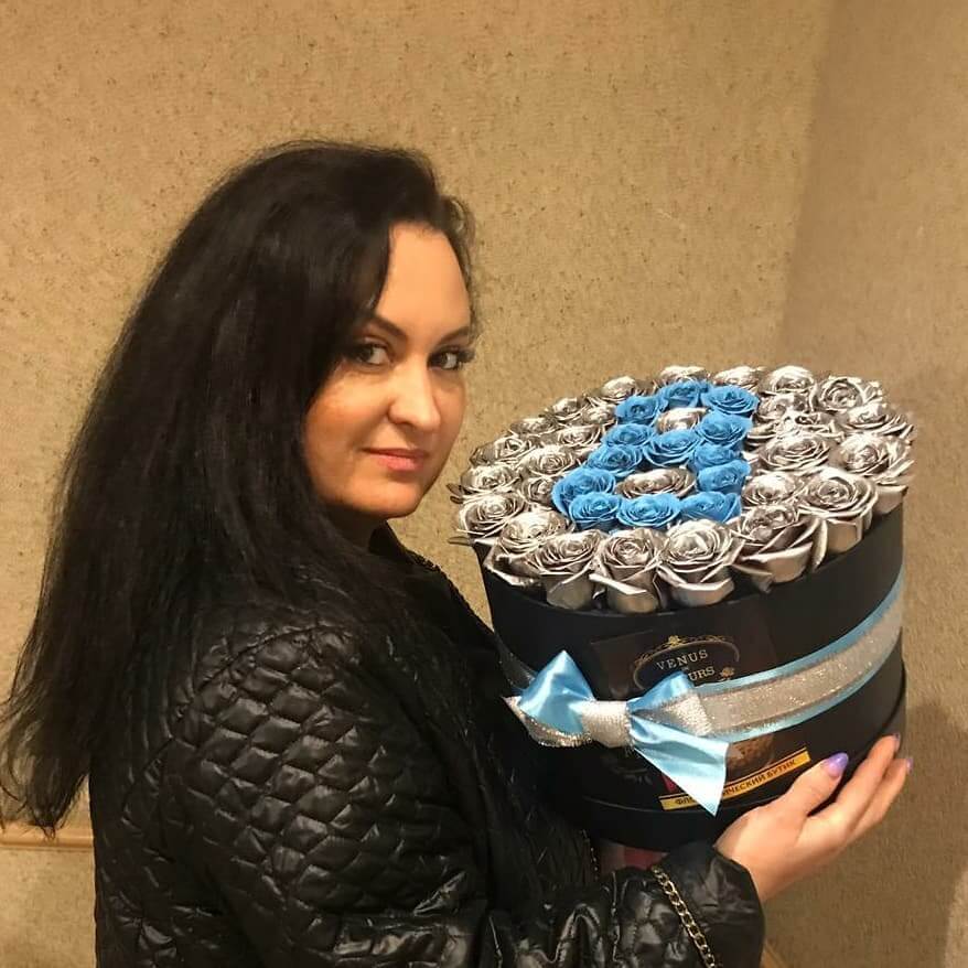 Серебряные розы с датой от 51 шт.
