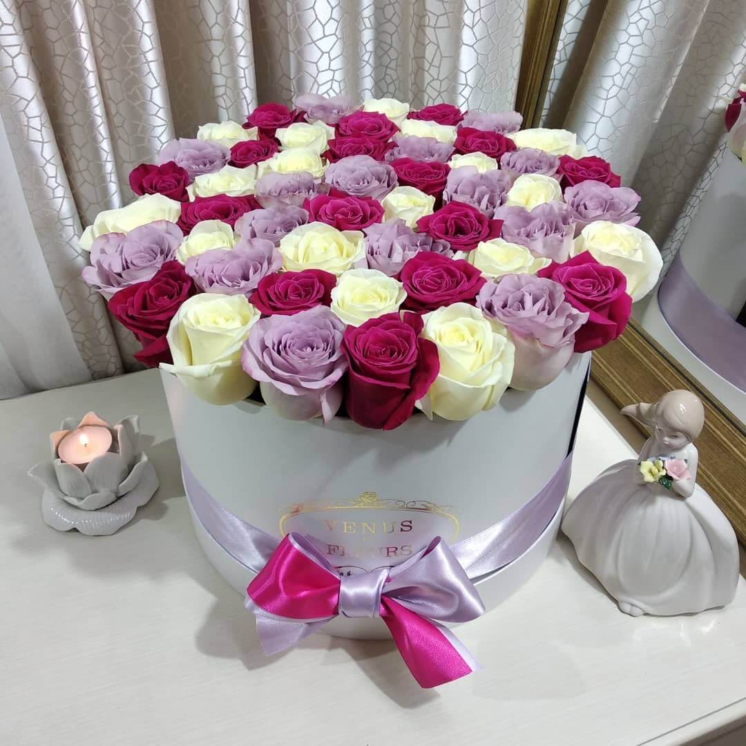 Микс из роз в коробке - от 29 шт.