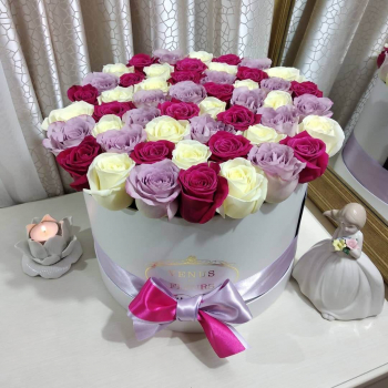 Микс из роз в коробке - от 29 шт.