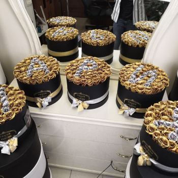 Золотые розы с буквой от 51 шт.