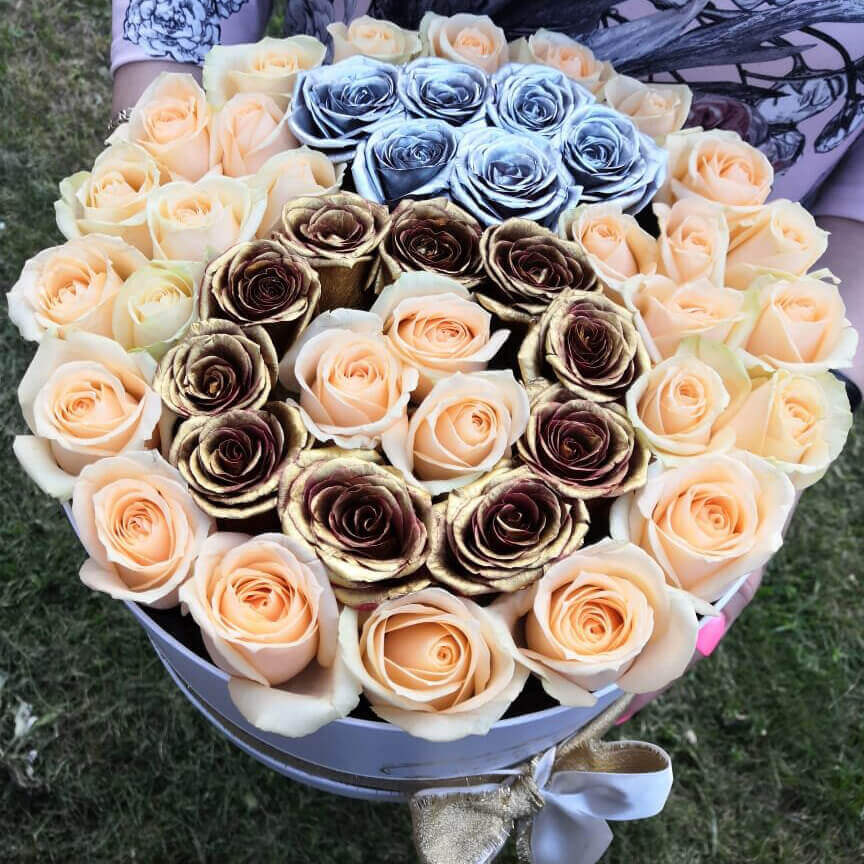 Кольцо из роз от 51 шт.