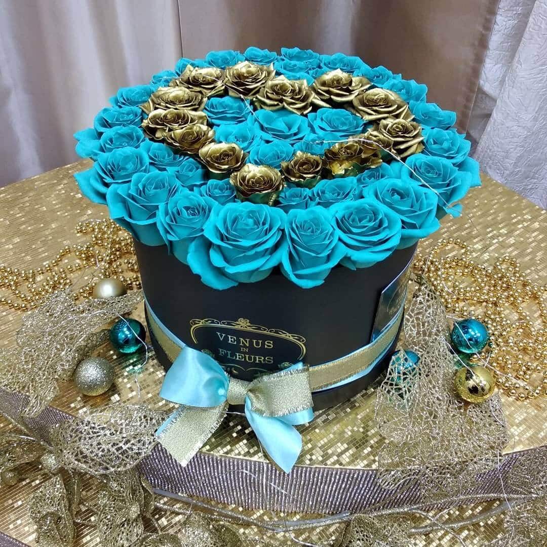 Бирюзовые розы с сердцем от 51 шт.