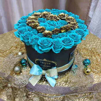 Бирюзовые розы с сердцем от 51 шт.