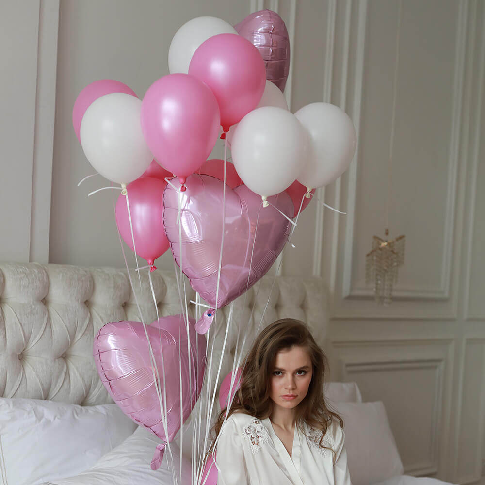 Облако бело-розовых шаров - 11 шт.
