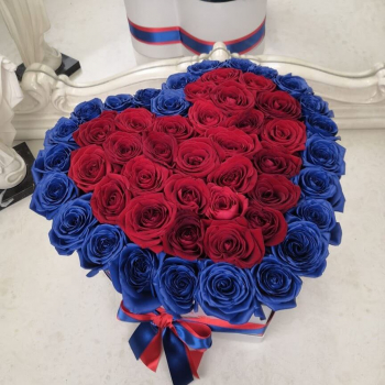 Красное сердце с синей окантовкой от 41 шт.