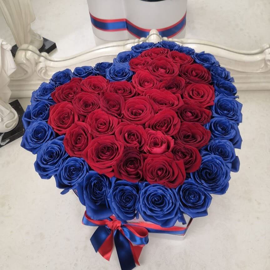 Красное сердце с синей окантовкой от 41 шт.