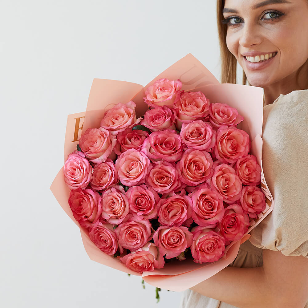 Букет розовых роз от 9 шт.