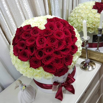 Белые с сердцем (шар) от 151 шт.