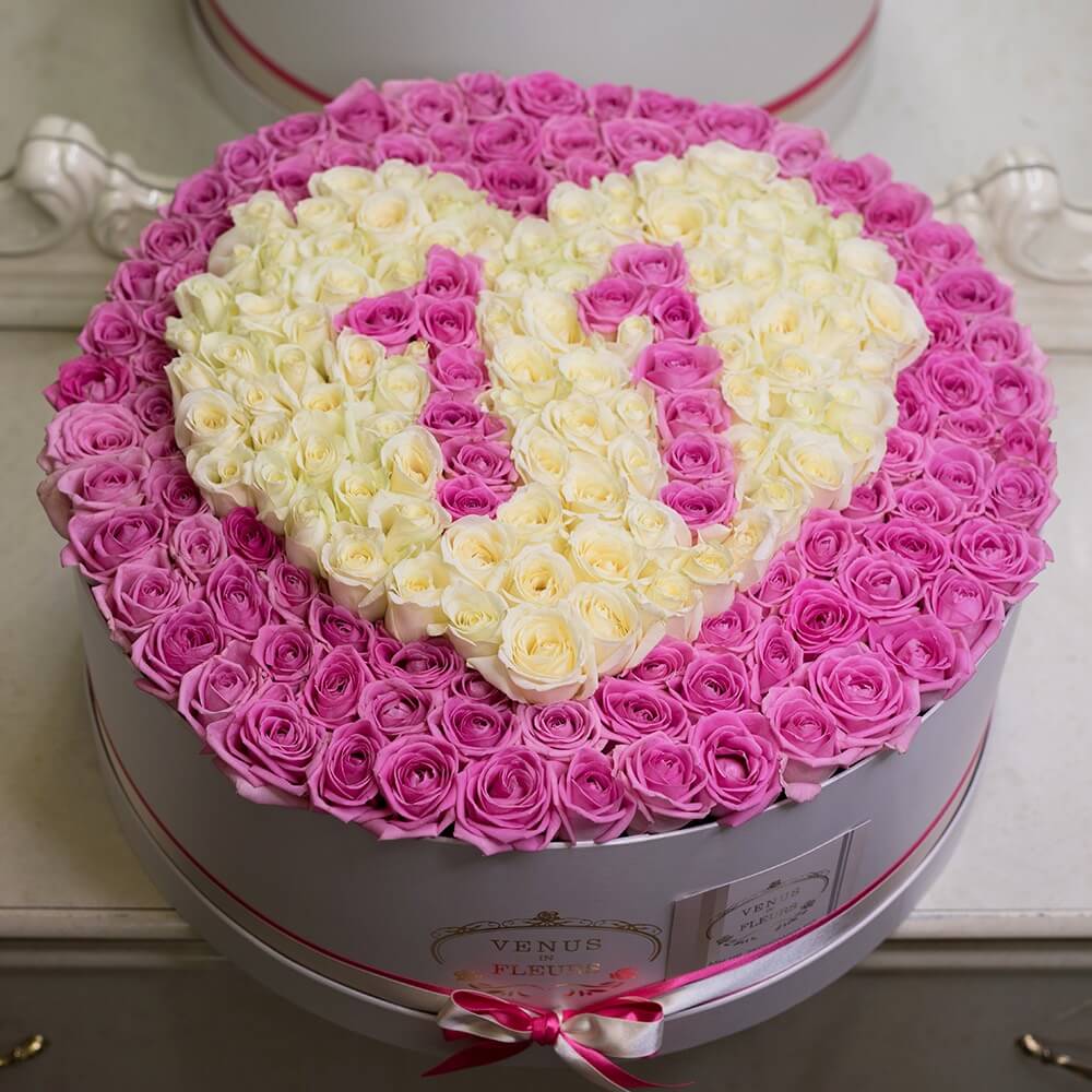 Розовые розы с сердцем от 101 шт.