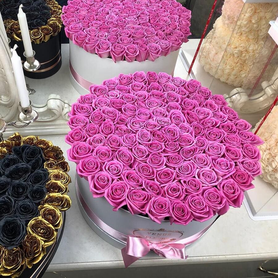 101 розовая роза в коробке