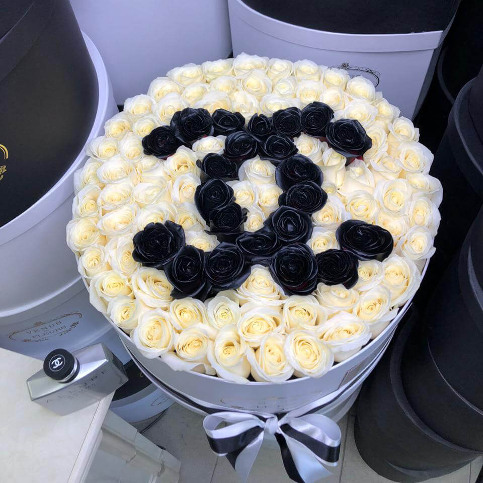 Белые розы "CHANEL" - 101 шт.