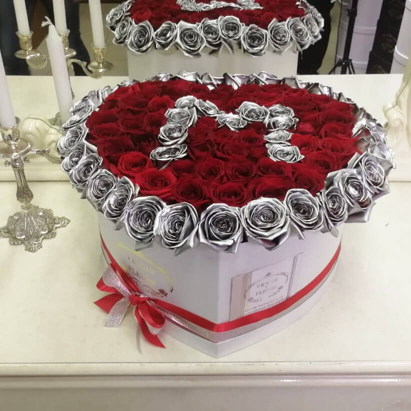 101 красная роза с буквой - сердце