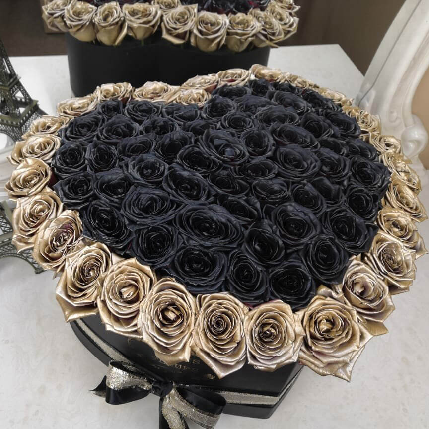 101 черная роза с окантовкой - сердце