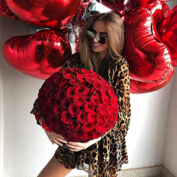 Красные розы (шар) - 101 шт.