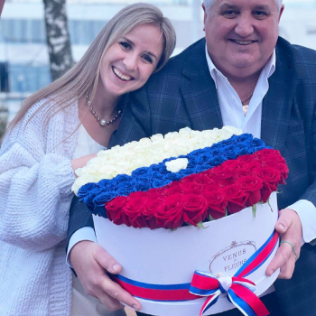 Флаг России из роз - 101 шт.