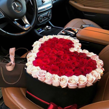 101 красная роза с окантовкой - сердце