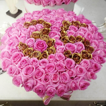  Розовые розы с датой - 101 шт.