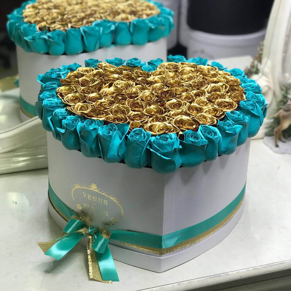 101 золотая роза с окантовкой - сердце