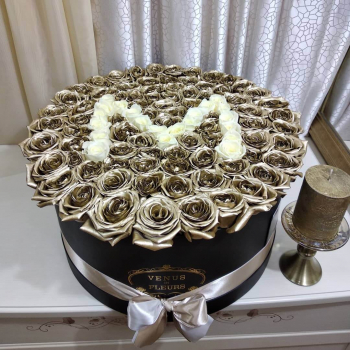 101 золотая роза с буквой