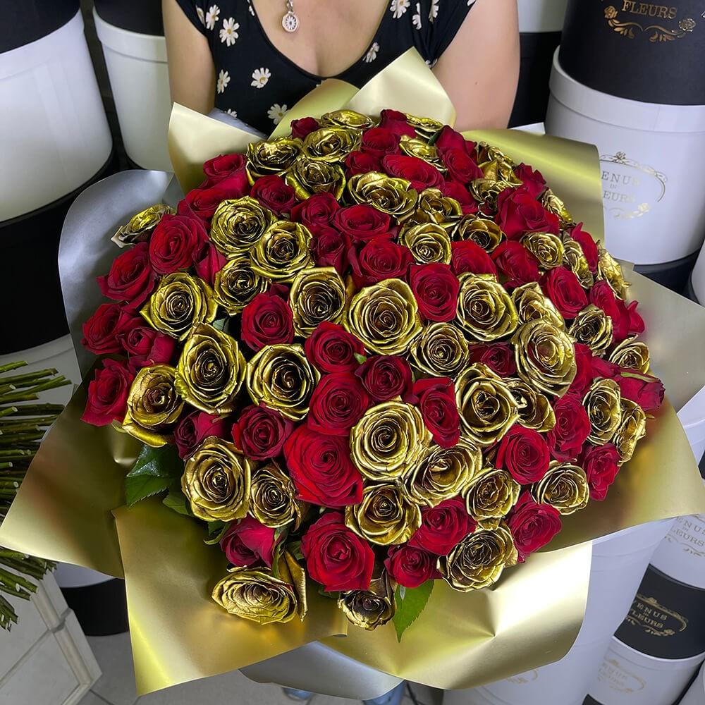 101 красно-золотые розы в букете