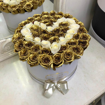 51 золотая роза с окантовкой сердце