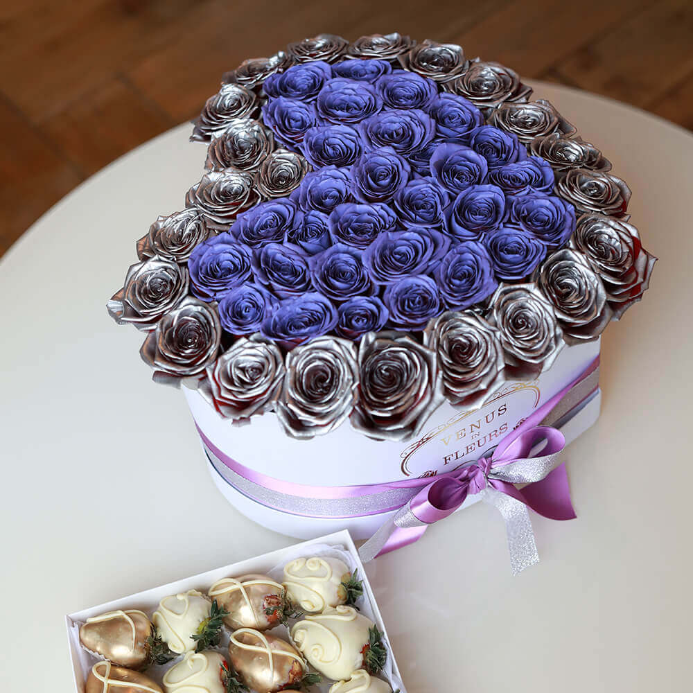 55 фиолетовых роз с окантовкой - сердце