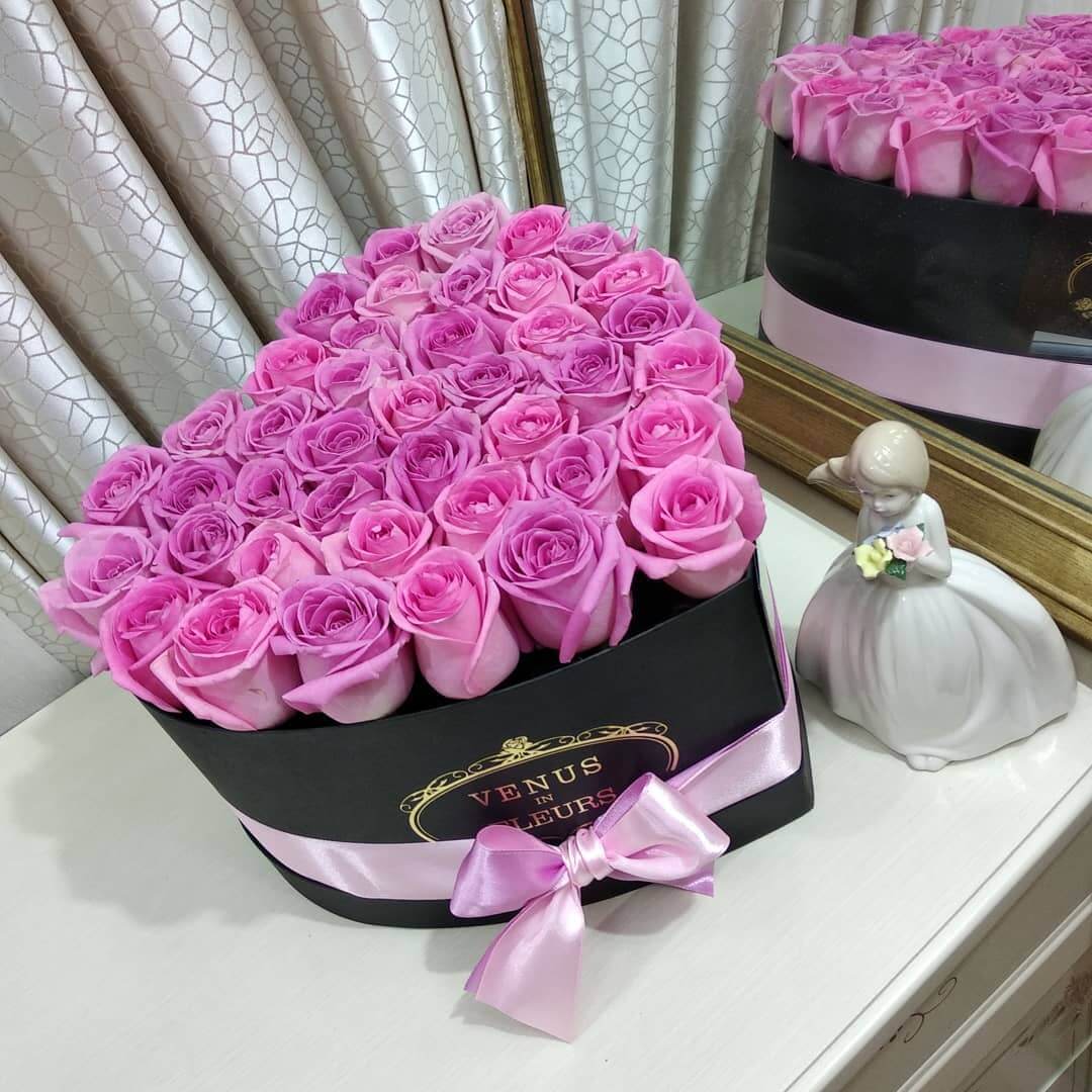 55 розовых роз в миксе - сердце