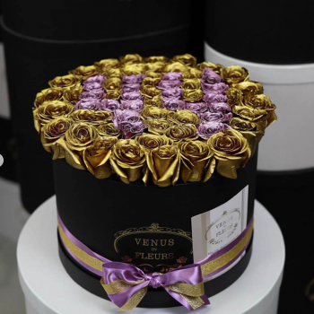 51 золотая роза с фиолетовой датой