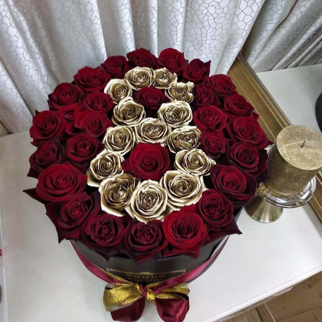 55 красных роз с цифрой