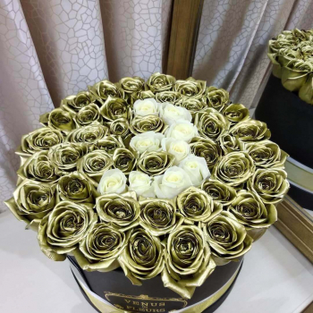 51 золотая роза с белой цифрой