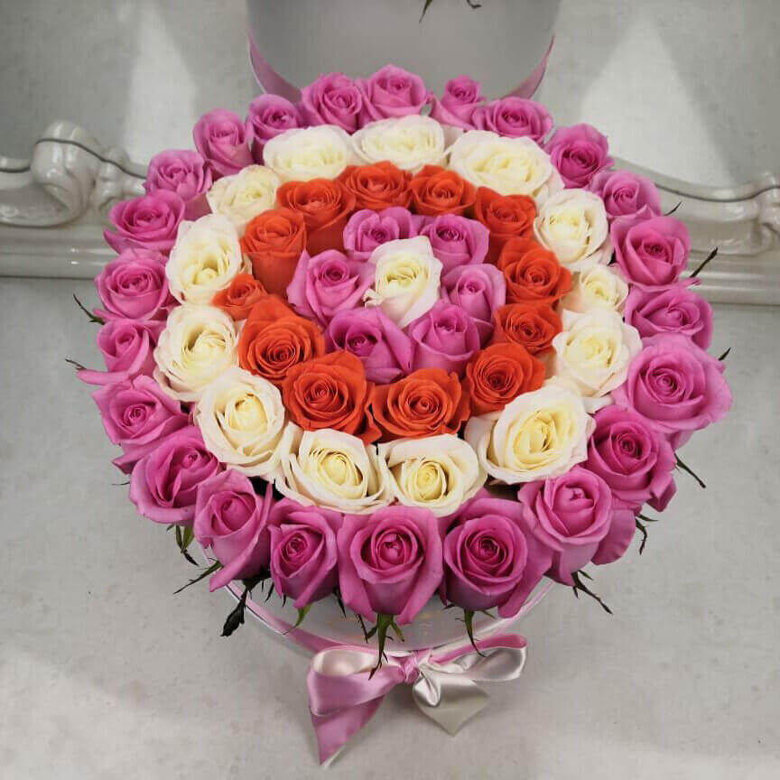 51 бело-розовая спираль в коробке