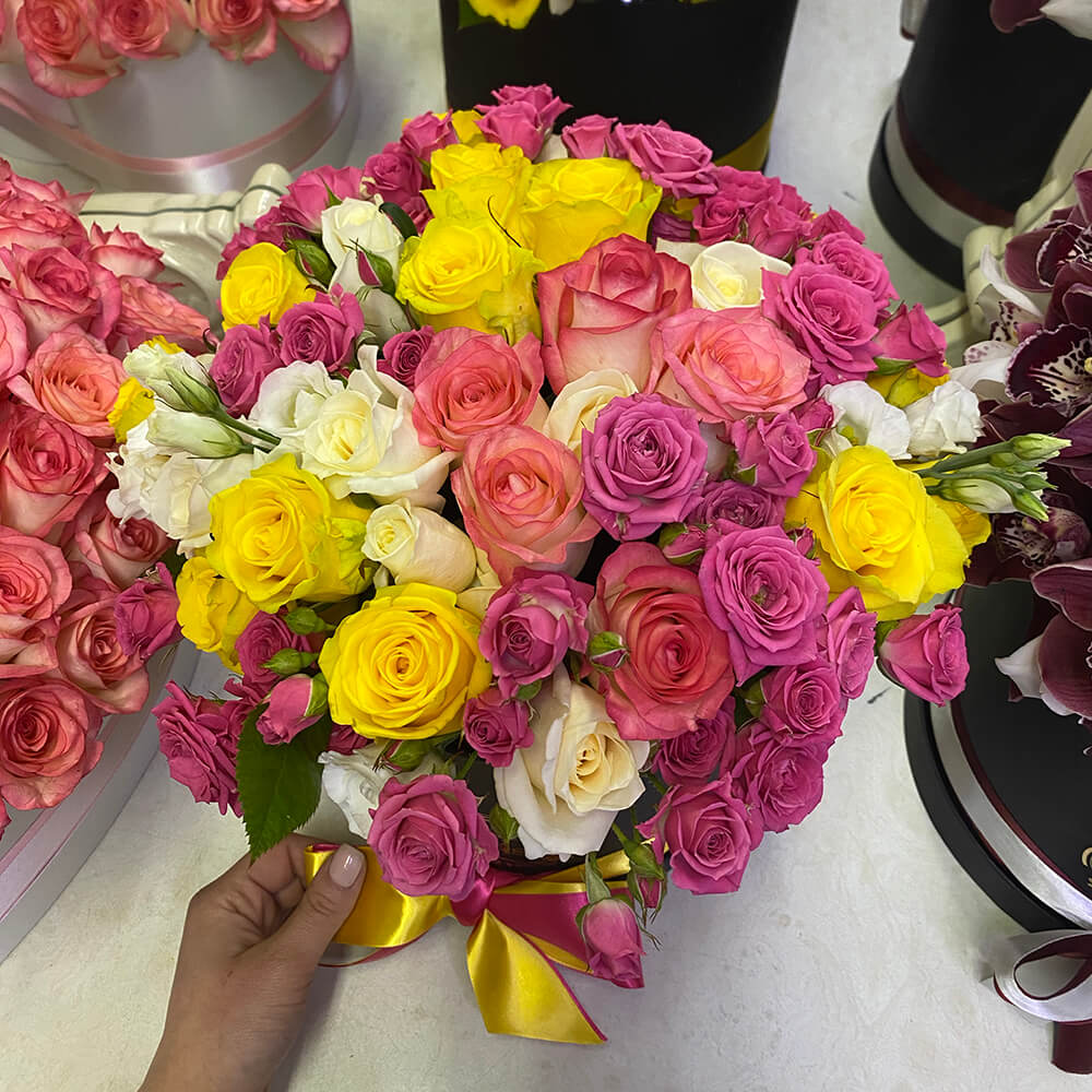 51 кустовая роза в миксе