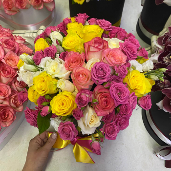 51 кустовая роза в миксе