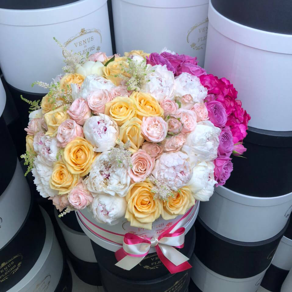 Пионы с розами от 41 шт.