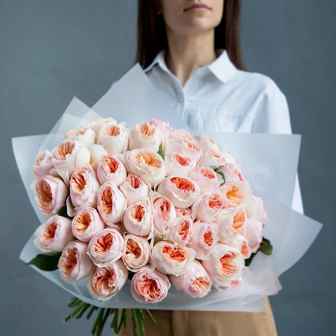 55 пионовидных роз "Жасмин" в букете