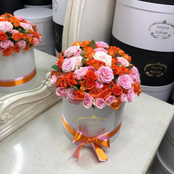 25 кустовых роз в миксе