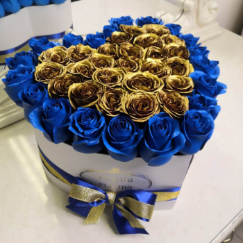 Золотые розы с окантовкой от 41 шт.