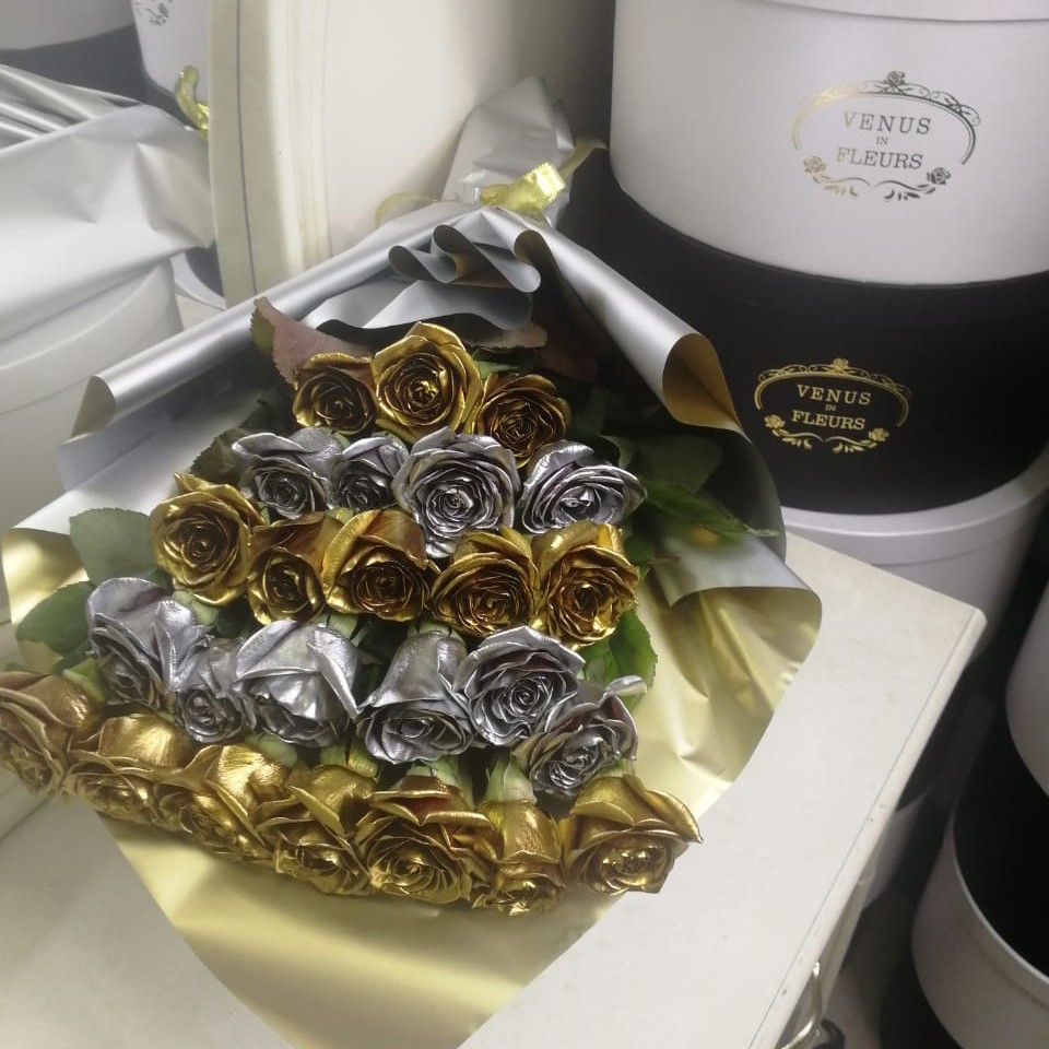 Букет серебряно-золотых роз от 9 шт.