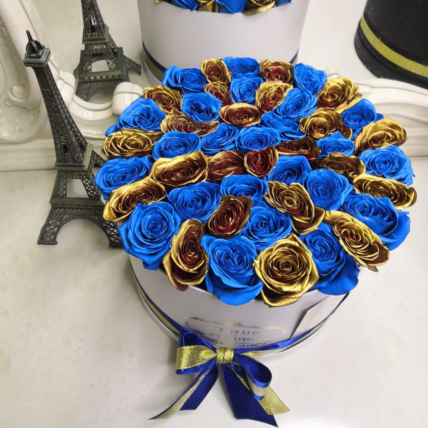 31 сине-золотая роза в коробке