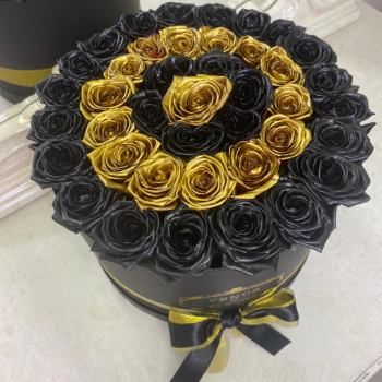 31 черно-золотая роза по спирали
