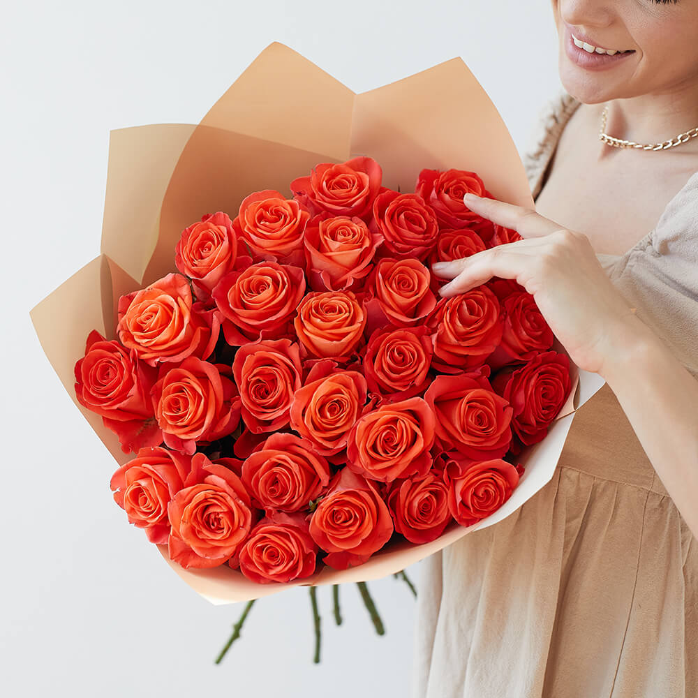 25 коралловых роз в букете
