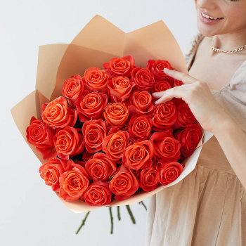 25 коралловых роз в букете