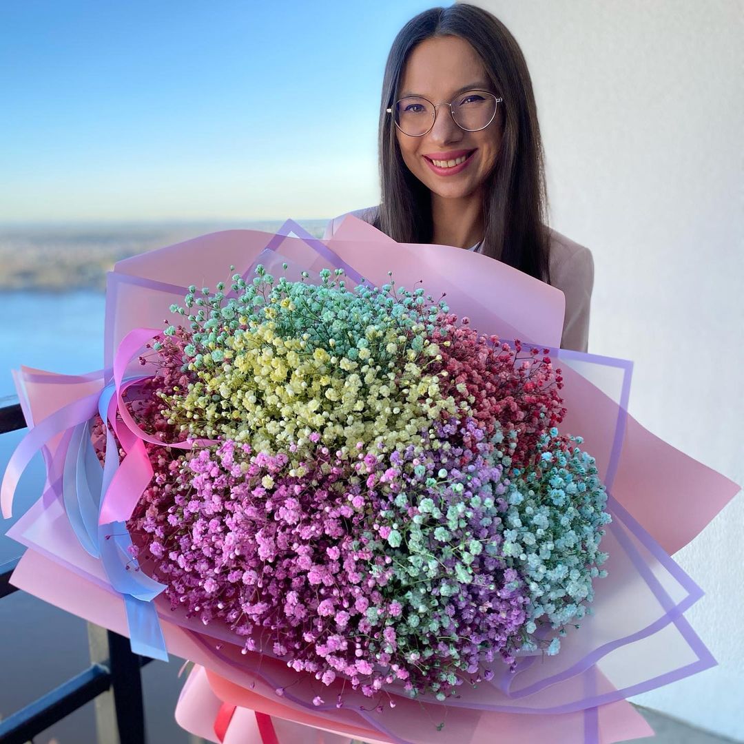 25 разноцветных гипсофил в букете